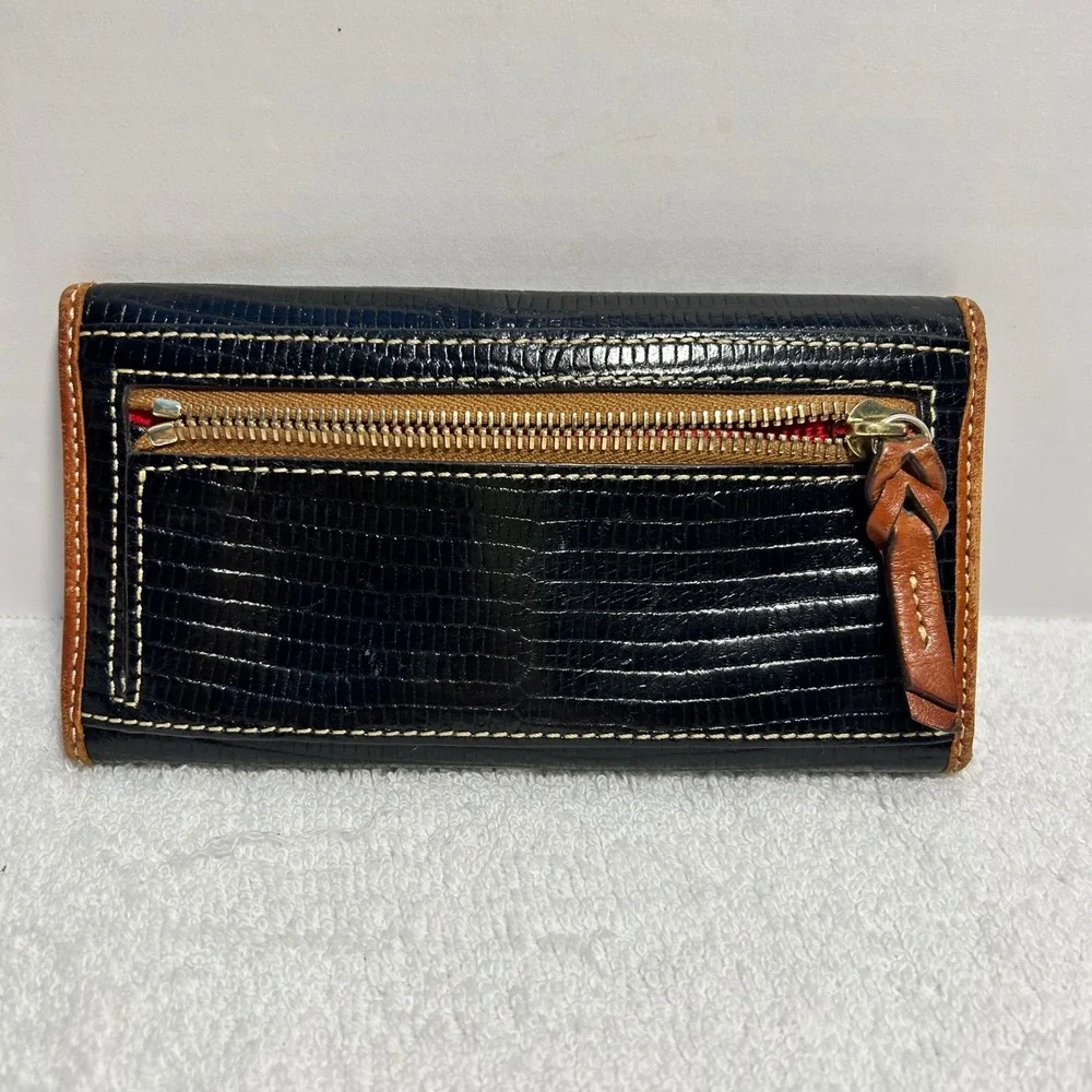 Dooney & Bourke Black Lizard Embossed Leather Continental Clutch Wallet Tan Trim
